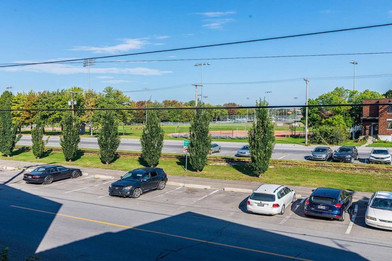 Free Parking In Beautiful Lachine Montréal Kültér fotó